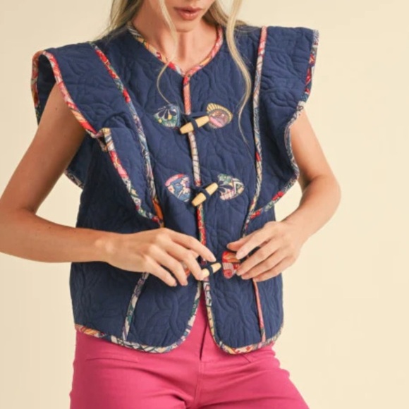 &merci sienna QUILTED NAVY AND FLORAL Appliqué VEST - Picture 4 of 5